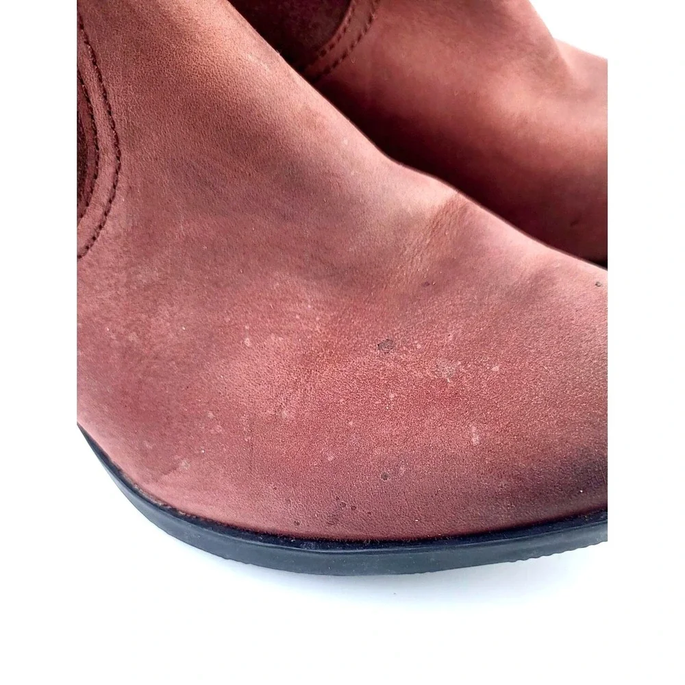 Sorel women burgundy